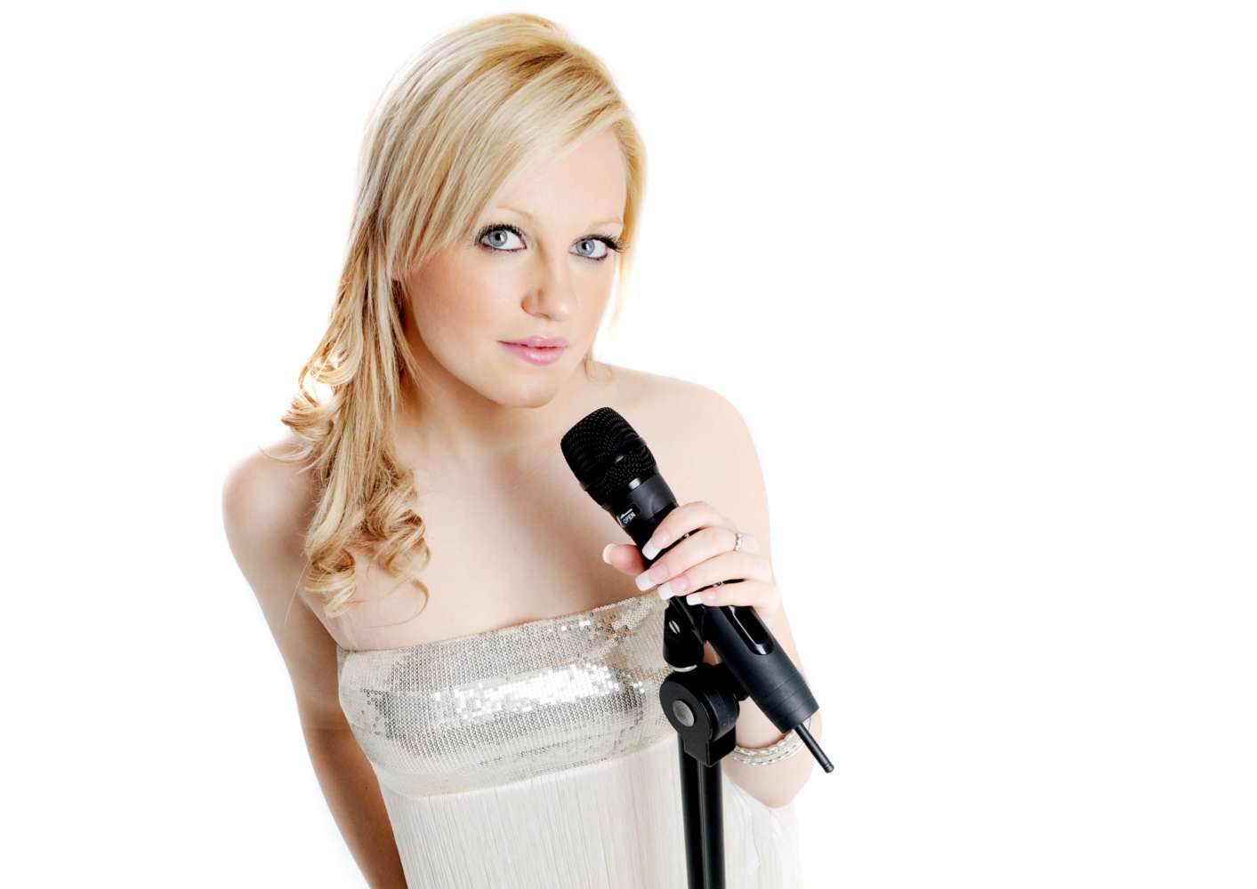 cari-o-mara-female-vocalist-hampshire-function-central