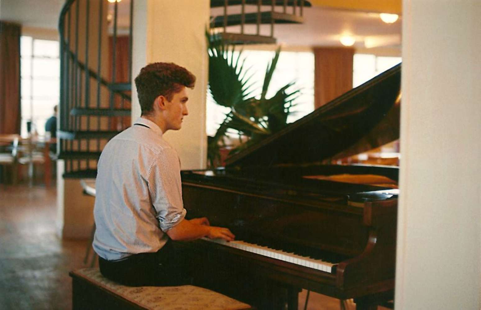 Dave B | Pianist West Sussex | Function Central