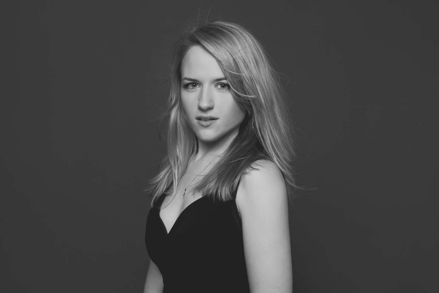 Serena Louise | Pop Singer Suffolk | Function Central