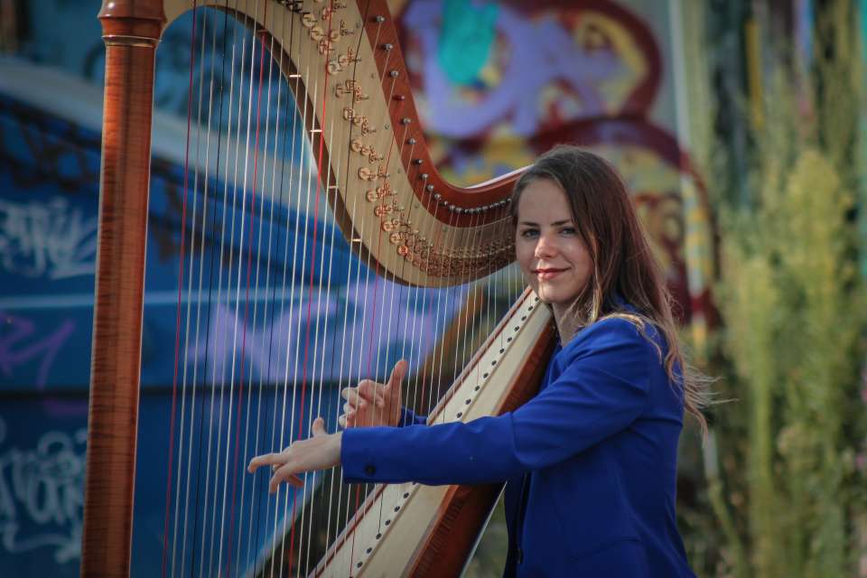 Florence Estelle | London Harpist For Hire