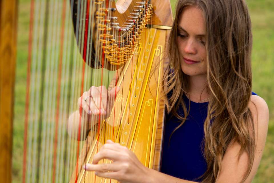 Lucy Estelle | Derbyshire Harpist For Hire